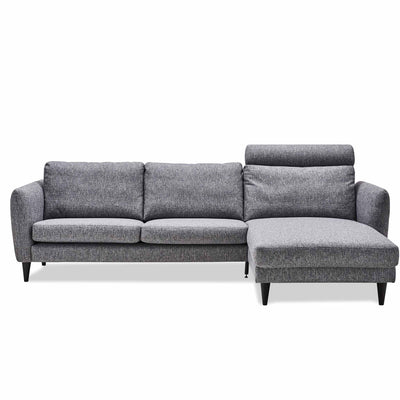 Nakkestøtte til Skyline sofaer i gråblå stof fra Hjort Knudsen