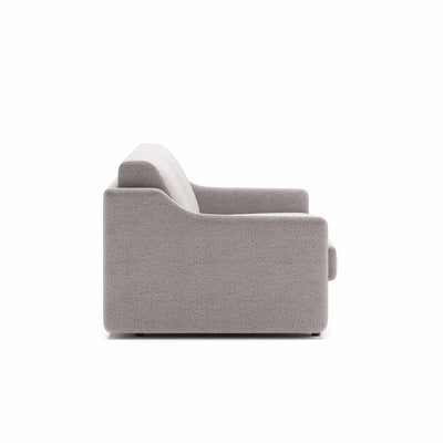 Alma 502 sovesofa fra Favn Living i Sama stof i farven grå