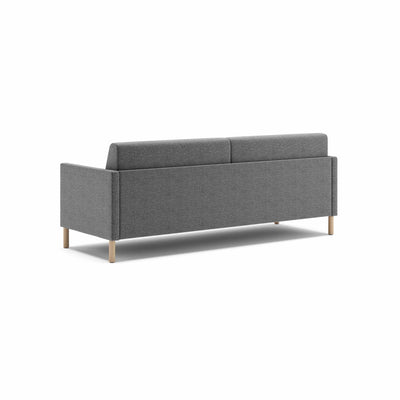Estrid sovesofa fra Favn Living i Sama stof i farven 337 Anthracite