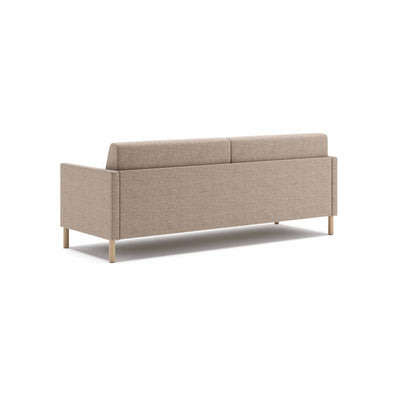 Estrid sovesofa fra Favn Living i Sama stof i farven 338 Antelope