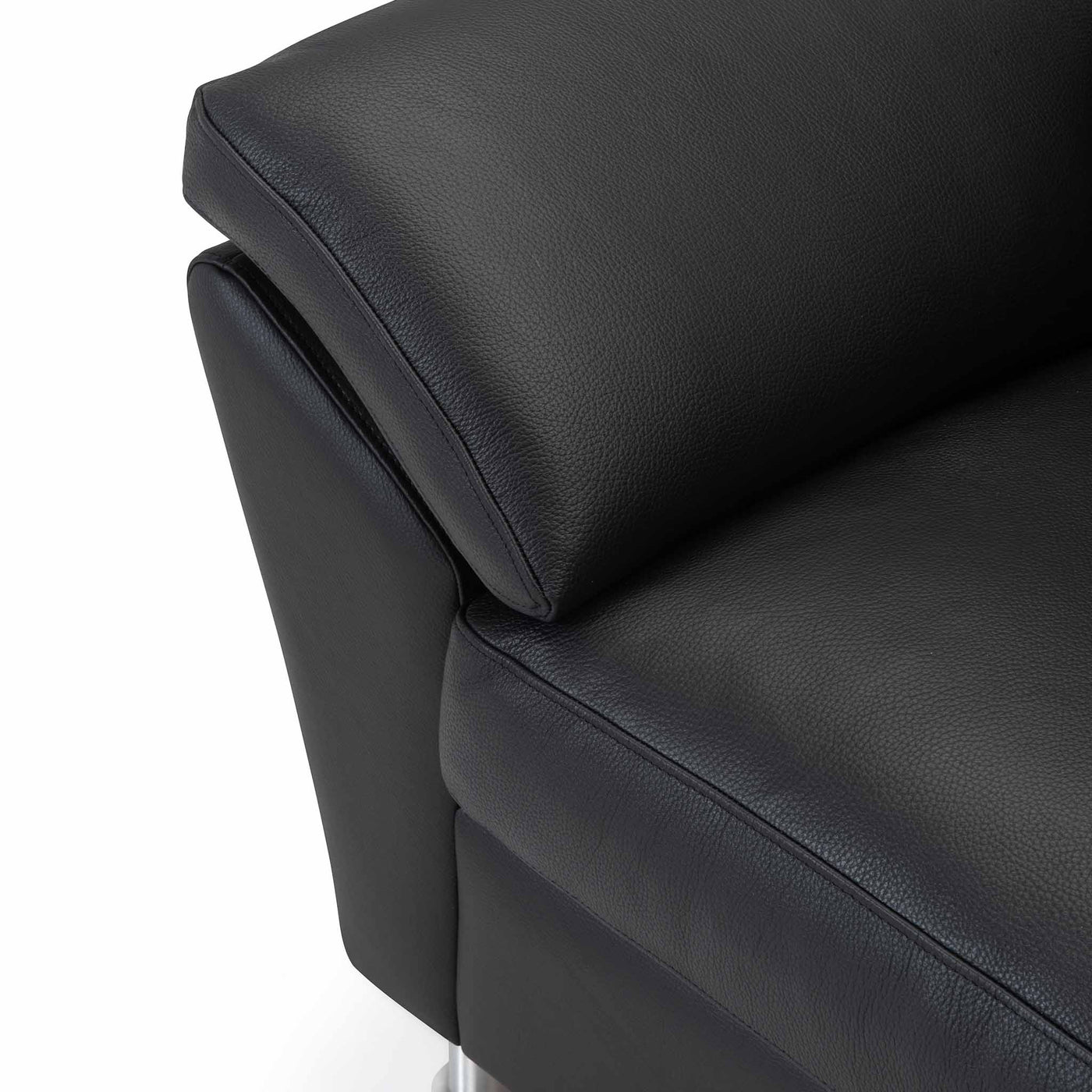 Skyline 3-personers sofa fra Hjort Knudsen i sort soleda læder