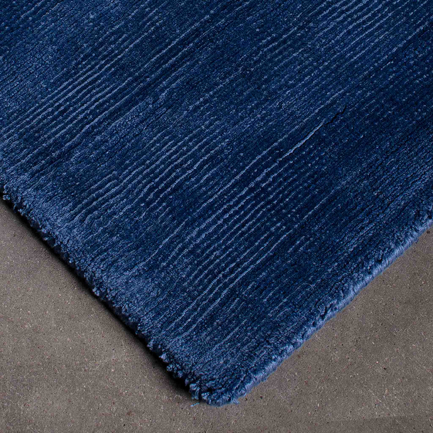 Larvik håndvævet tæppe i blå fra HC Tæpper