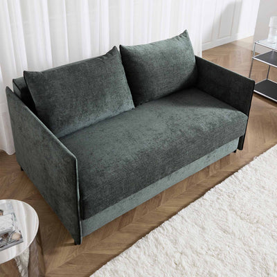 Luoma sovesofa fra Innovation Living i stof 281 Avella Pine Green