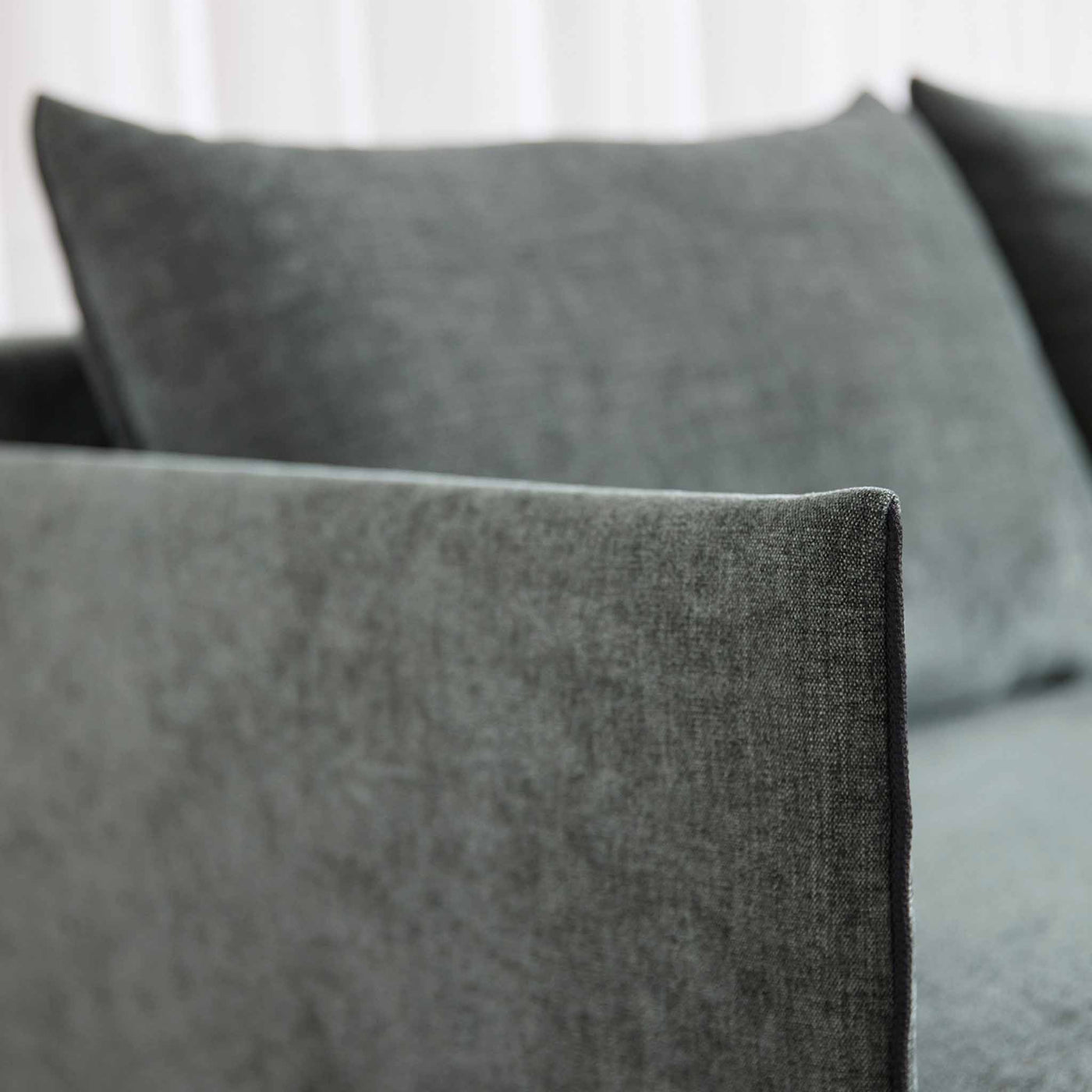 Luoma sovesofa fra Innovation Living i stof 281 Avella Pine Green