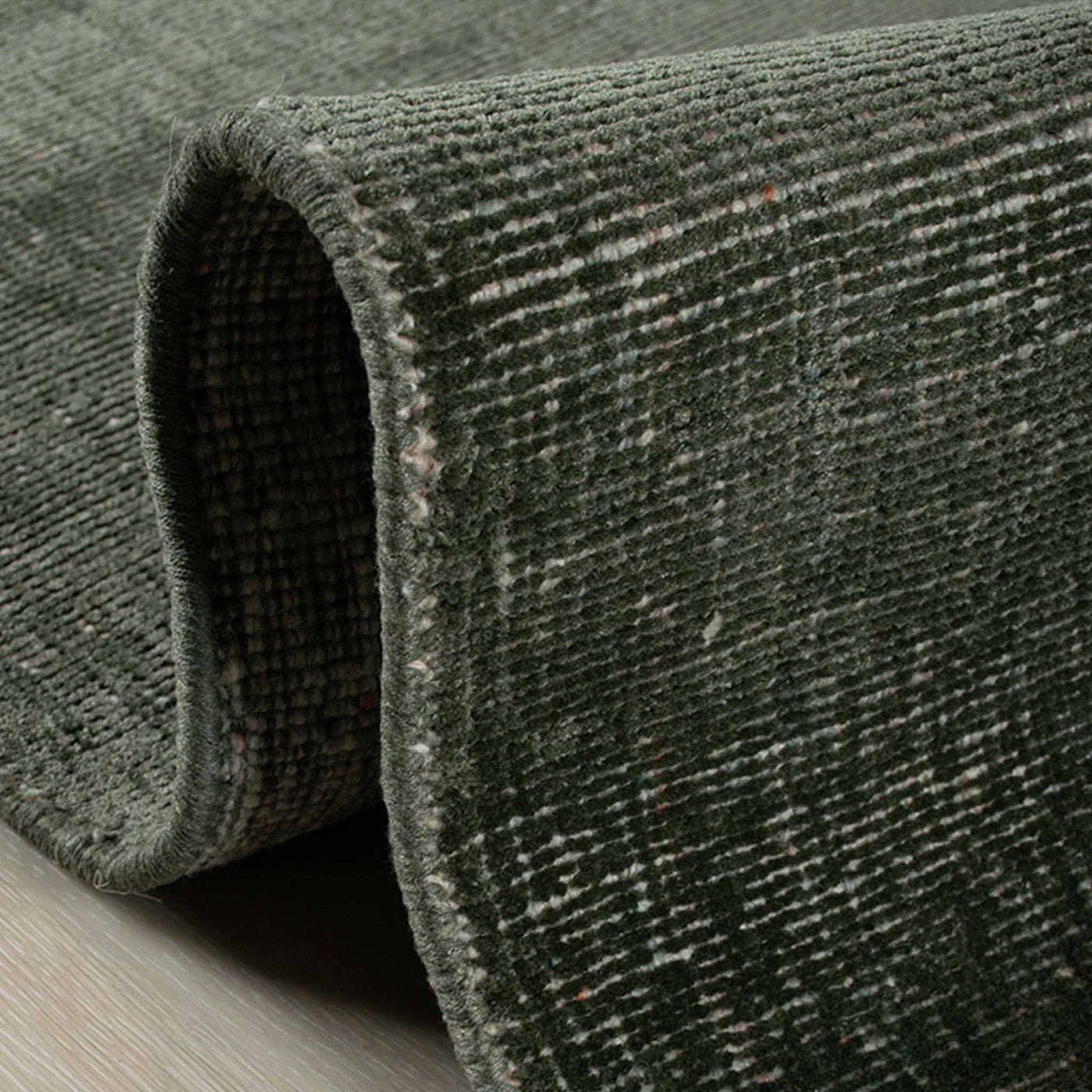 Narvik håndvævet tæppe i grøn fra HC Interior Rugs