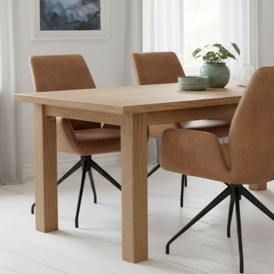 Oakland High spisebordsstole fra Hjort Knudsen med høj ryg, sort stel og materiale i Kentucky stof.