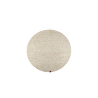 Rundt Pebble i beige fra HC Interior Rugs