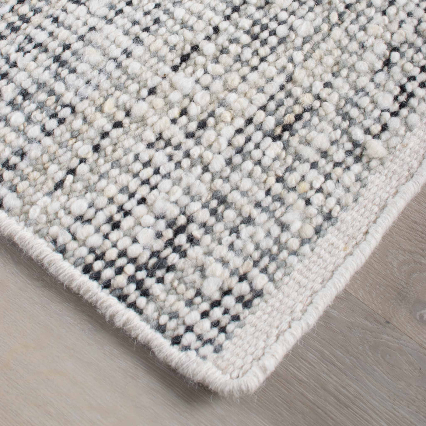 Reykjavik tæppe i farven icygrey mix fra HC Interior Rugs