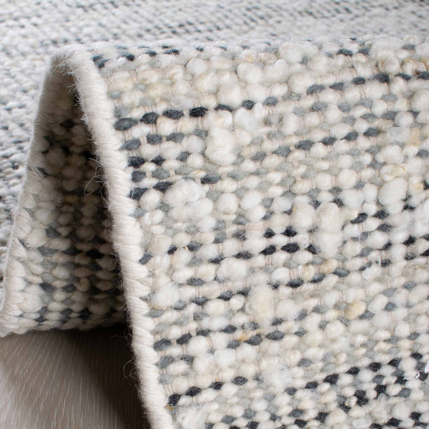 Reykjavik tæppe i farven icygrey mix fra HC Interior Rugs