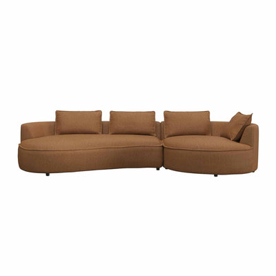 Samone XL Chaiselongsofa fra Favn Living i Roma bouclé stof i caramel nuance