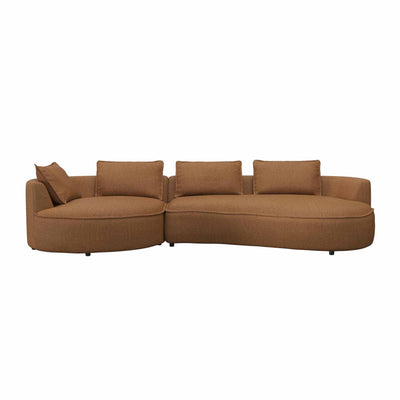 Samone XL Chaiselongsofa fra Favn Living i Roma bouclé stof i caramel nuance