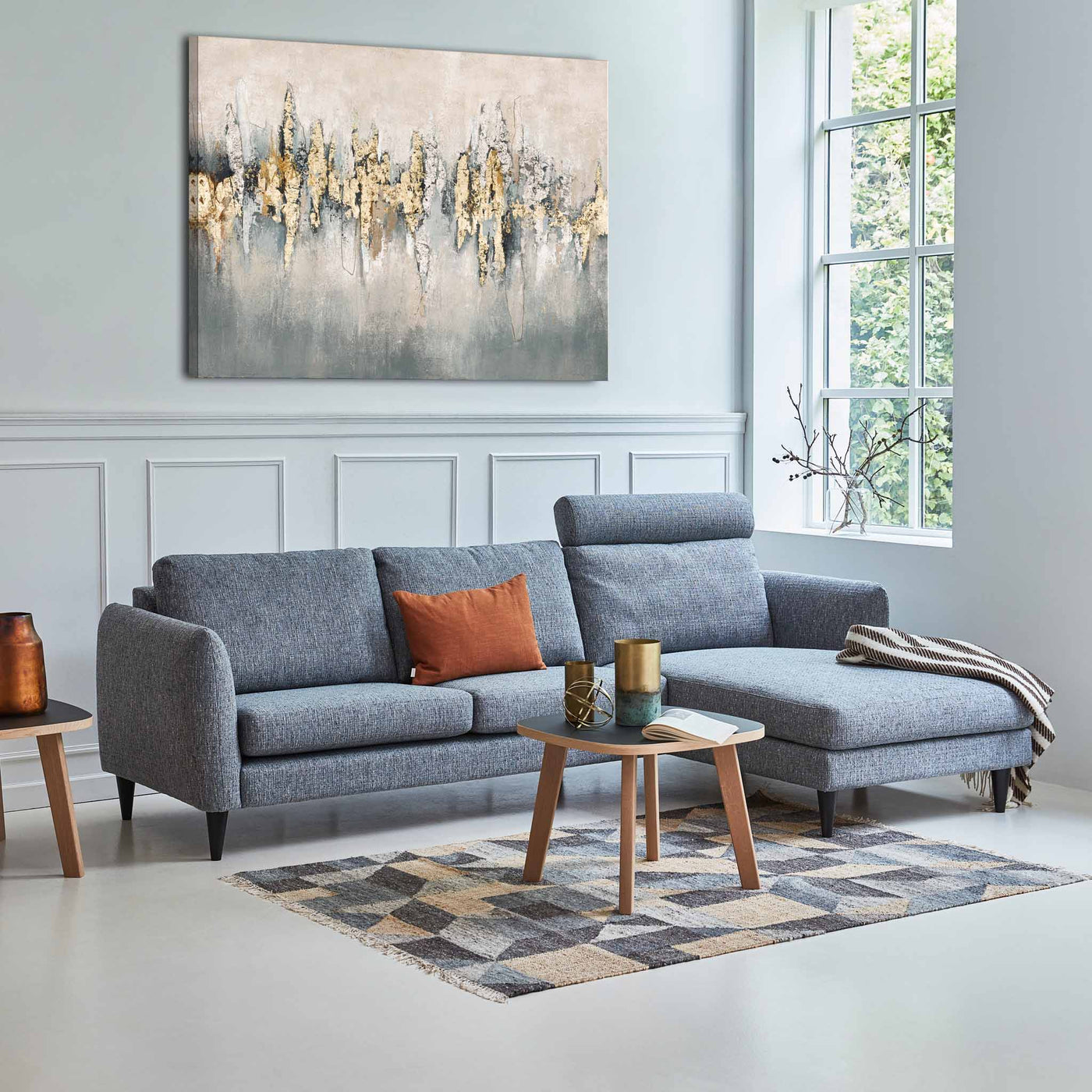 Skyline chaiselong sofa i gråblå stof fra Hjort Knudsen