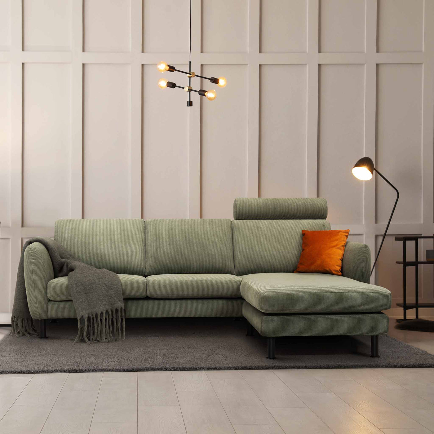 Skyline chaiselong sofa i grøn fløjl fra Hjort Knudsen