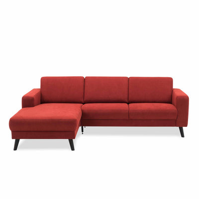 City chaiselong sofa i rødt stof med sorte træben fra Hjort Knudsen