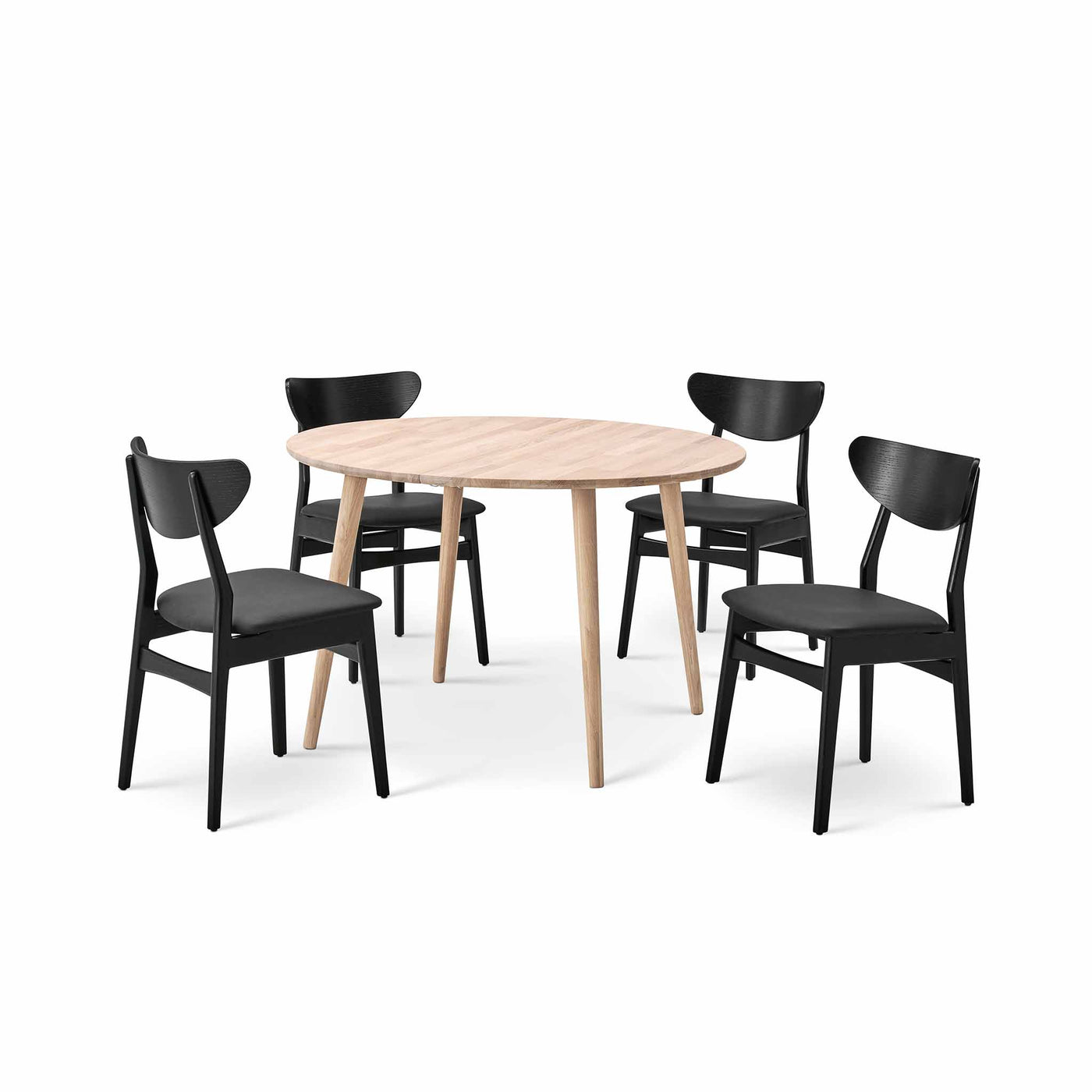 Esther spisebordssæt fra Casø Furniture. Esther spisebord i hvidolieret eg og 4 Esther spisebordsstole i sortbejdset eg med lædersæde
