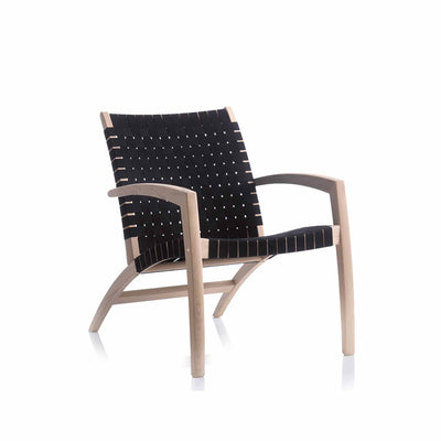 Findahl by Hammel Luna loungestol i hvidpigmenteret lakeret egetræ med sort flettet gjord på ryg og sæde.