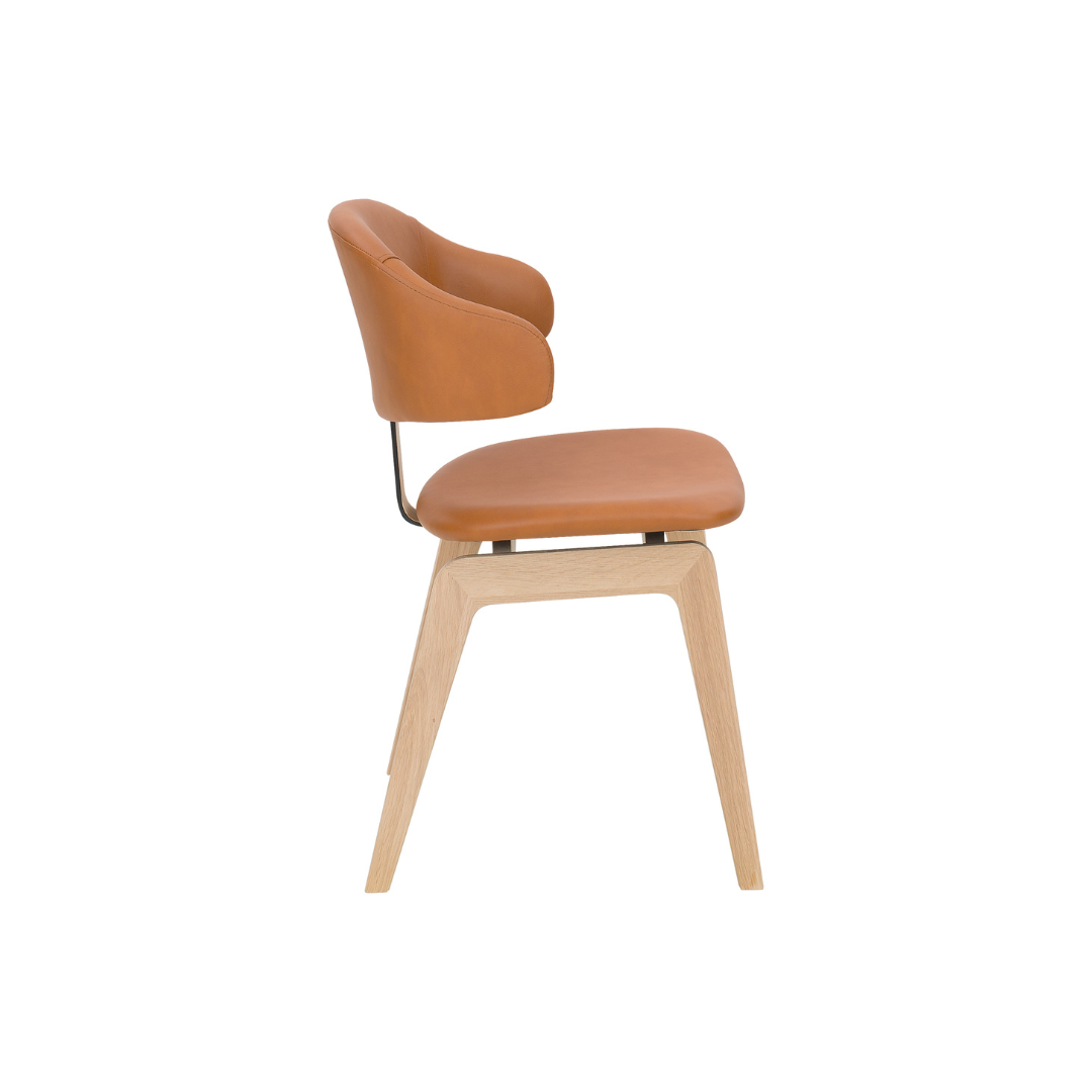 PBJ Designhouse Maior spisebordsstol i eg med cognac læder.