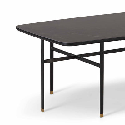 SM 244 sofabord med keramik bordplade og sorte stålben fra Skovby