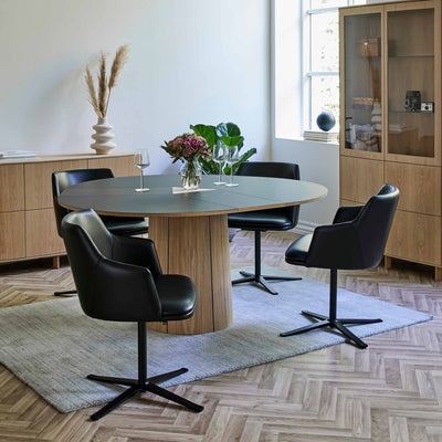 Skovby SM55 spisebordsstol i sort læder og med sort aluminiums stel