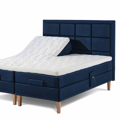Square sengegavl fra Opus i 180 cm betrukket med stof i flot blå farve.