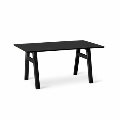 Svane Design Idyl spisebord 95 x 160 cm med bordplade i sort nano laminat og ben i sortbejdset bøg.