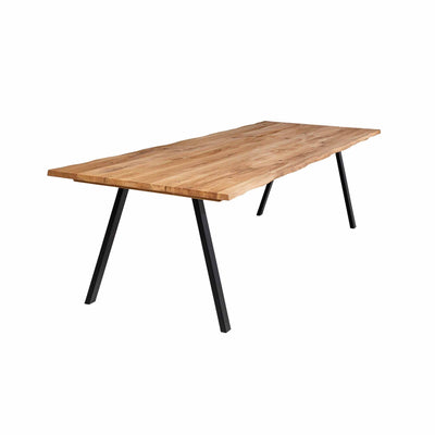 Samsø plankebord fra Svane Design. Bordplade i olieret egetræ og sort metal stel.