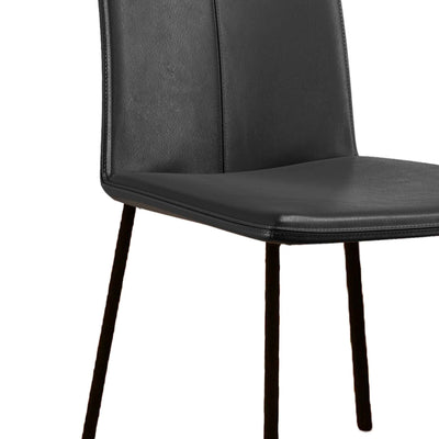 Sweetseat spisebordsstol fra Casø Furniture med sort læder og sorte metalben