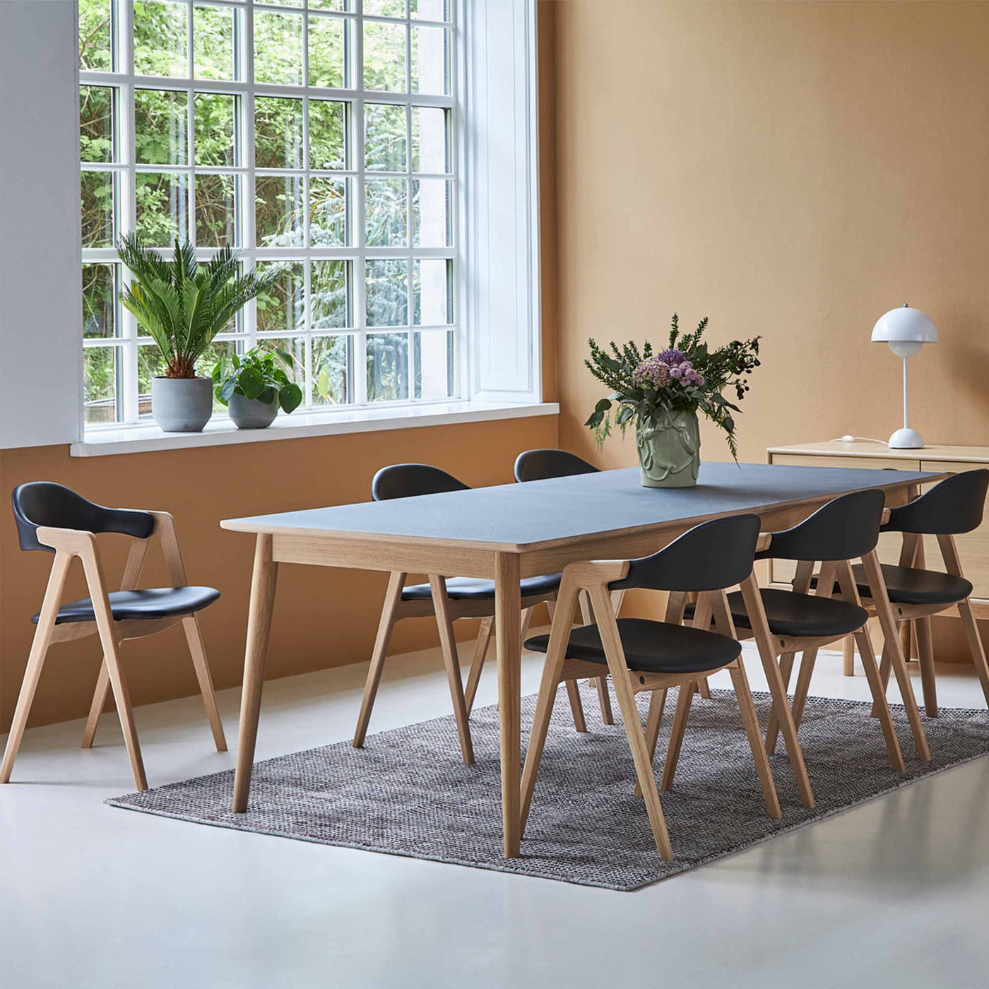 PBJ Designhouse Titan spisebordsstol i naturolieret eg med sort læder