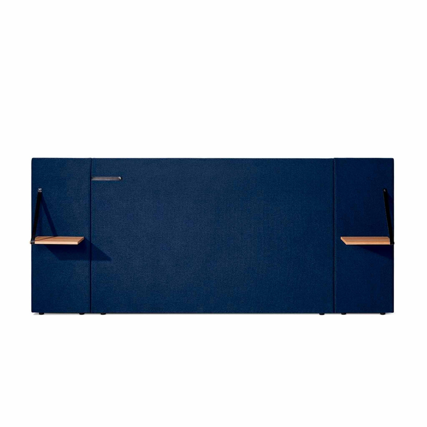 Wing sengegavl inkl. sengeborde fra Opus til 160 cm seng betrukket med stof i flot blå farve.